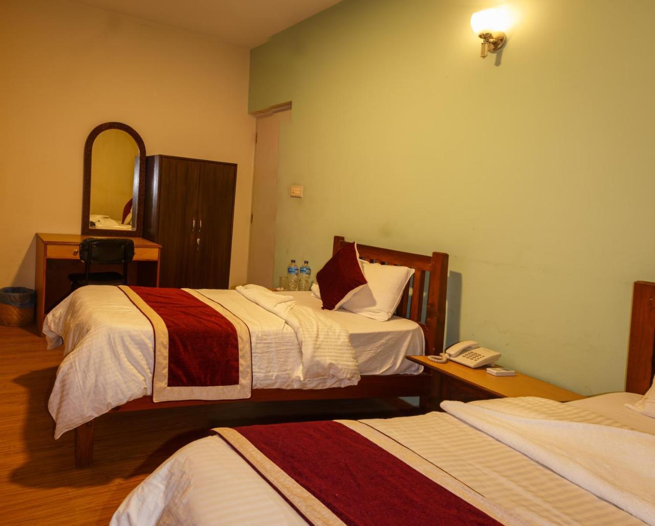 Hotel Hikers Haven Катманду Экстерьер фото